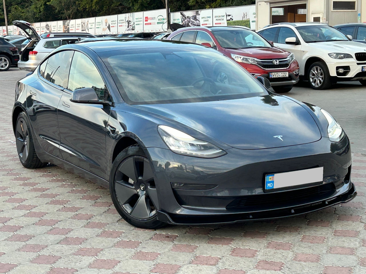 Tesla Model 3 foto 4