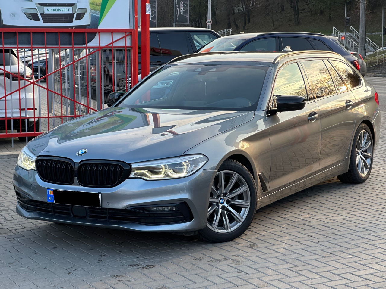 BMW 5 Series foto 0