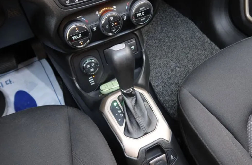 Jeep Renegade foto 9