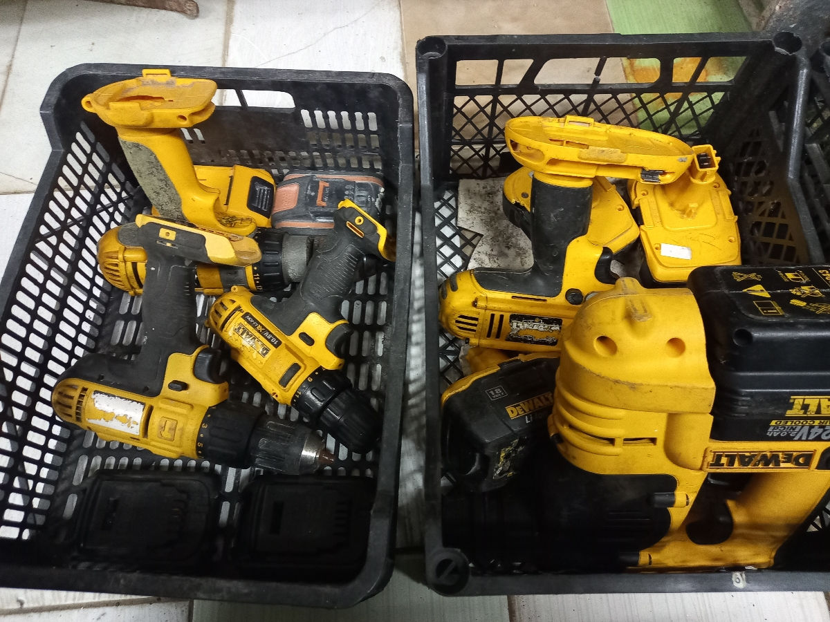 Dewalt,bosh,makita,hilti  acumulator noi foto 0