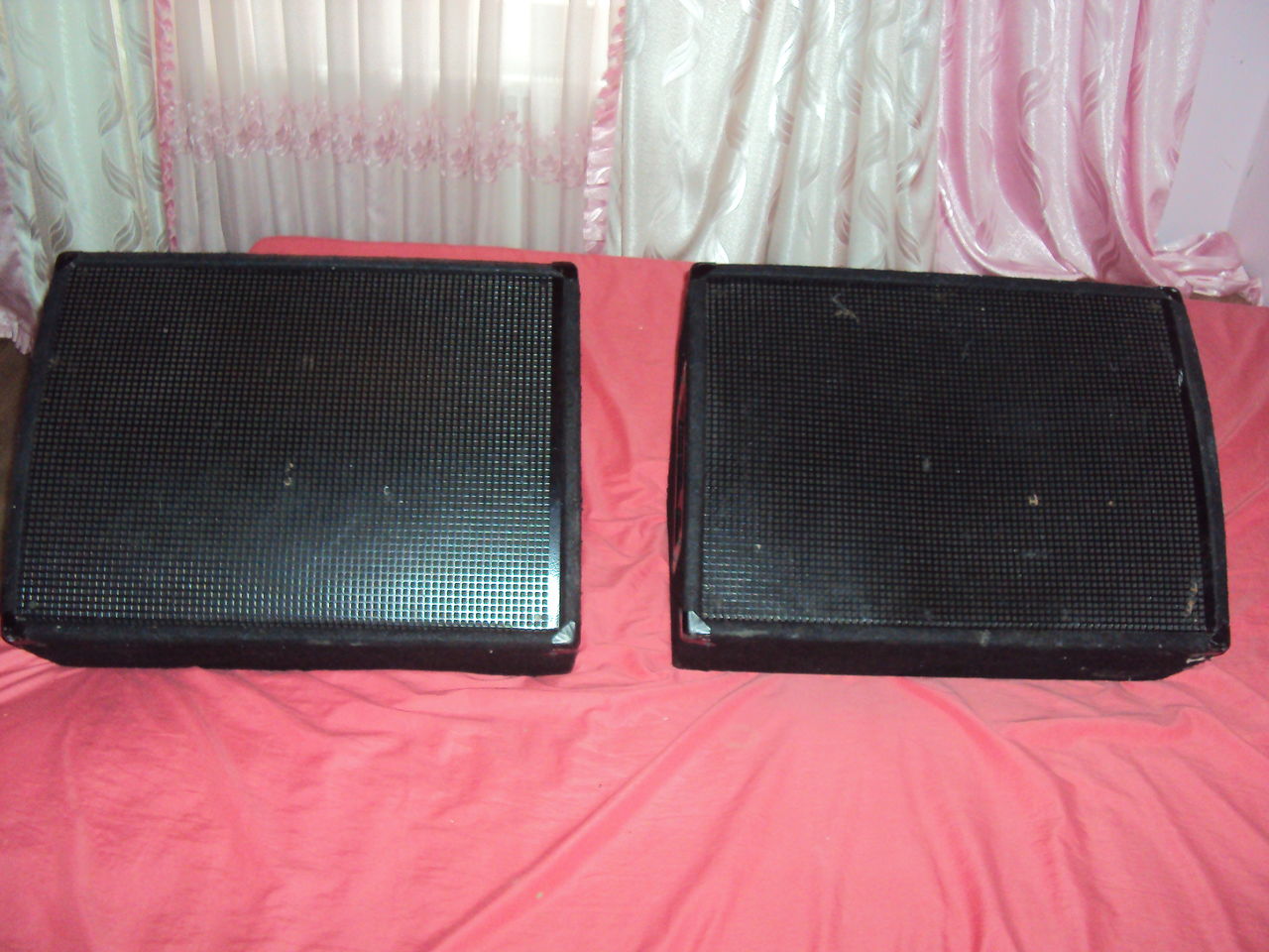 satelit active/si pasive450 w difuzoare magnat pescalci distosin difuzoarel si to cei in nuntru sunt фото 1