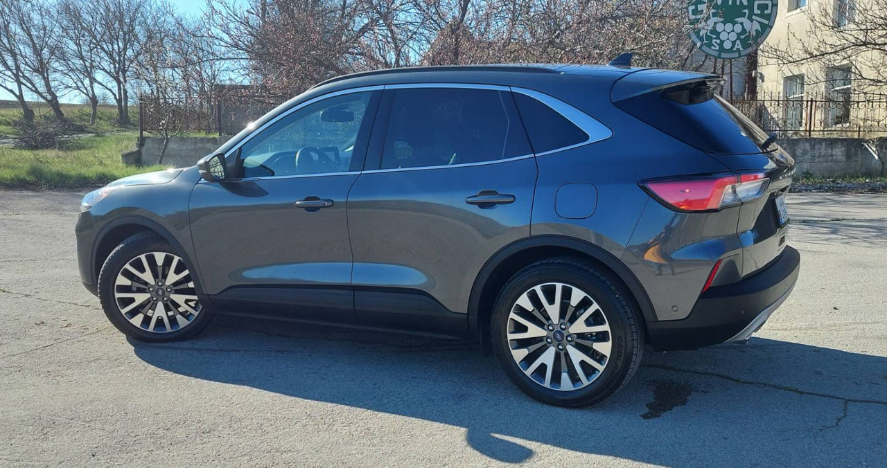 Ford Kuga foto 2