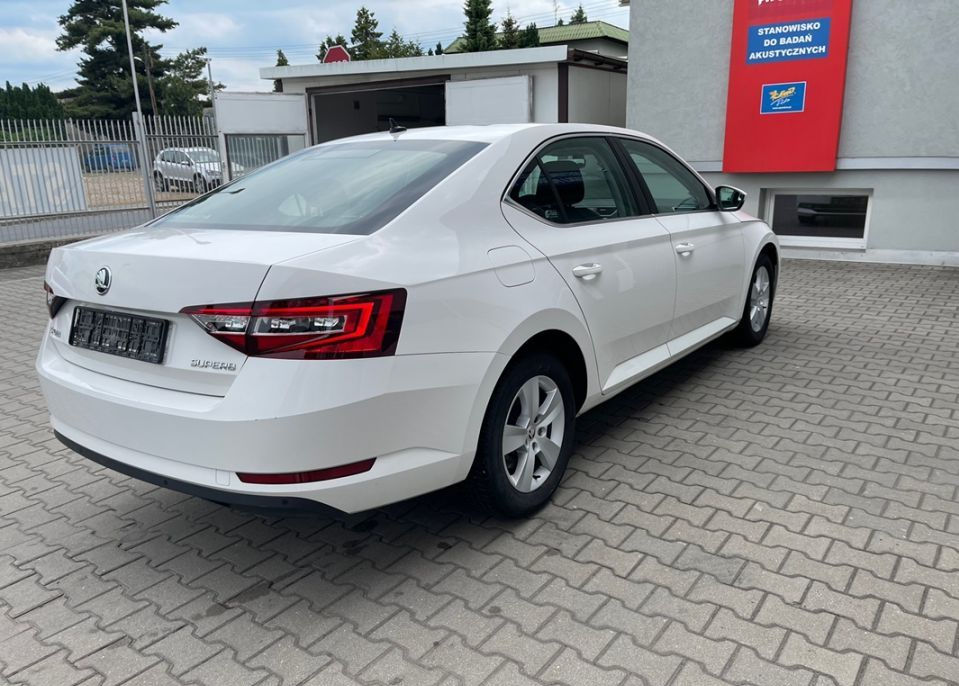 Skoda Superb фото 3