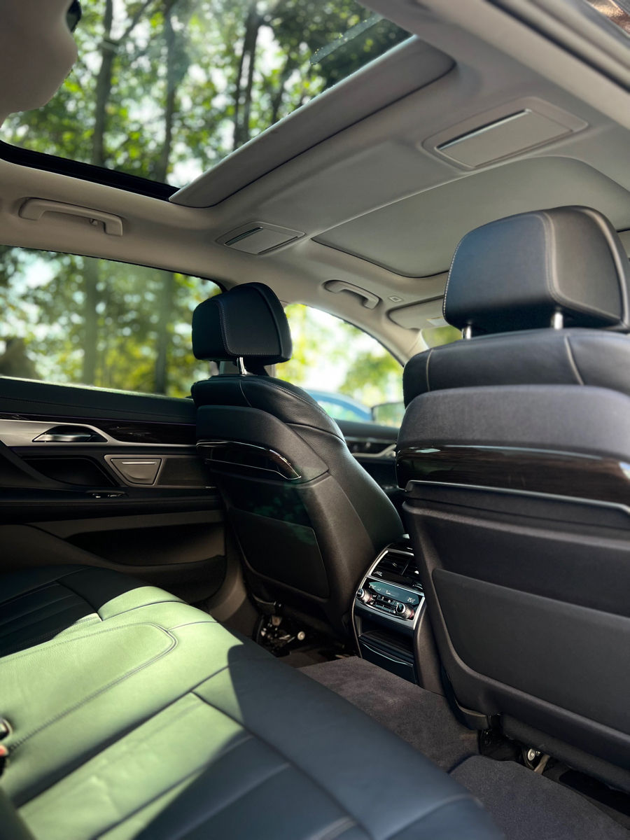 BMW 7 Series foto 2
