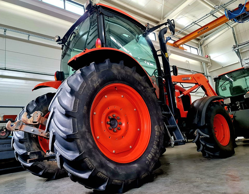 Kubota M135GX foto 2