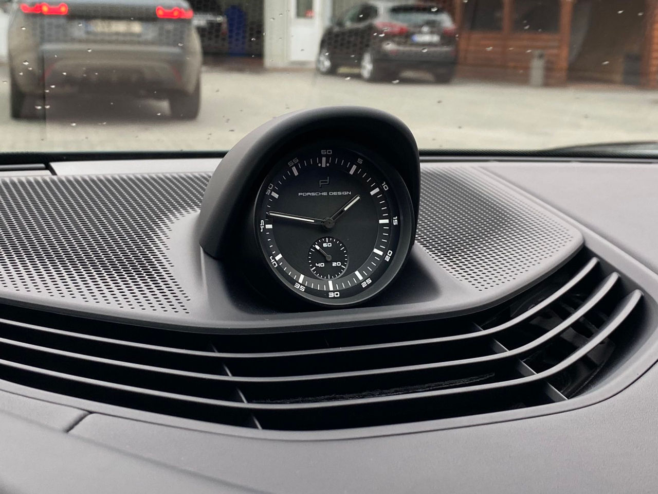 Porsche Taycan foto 12