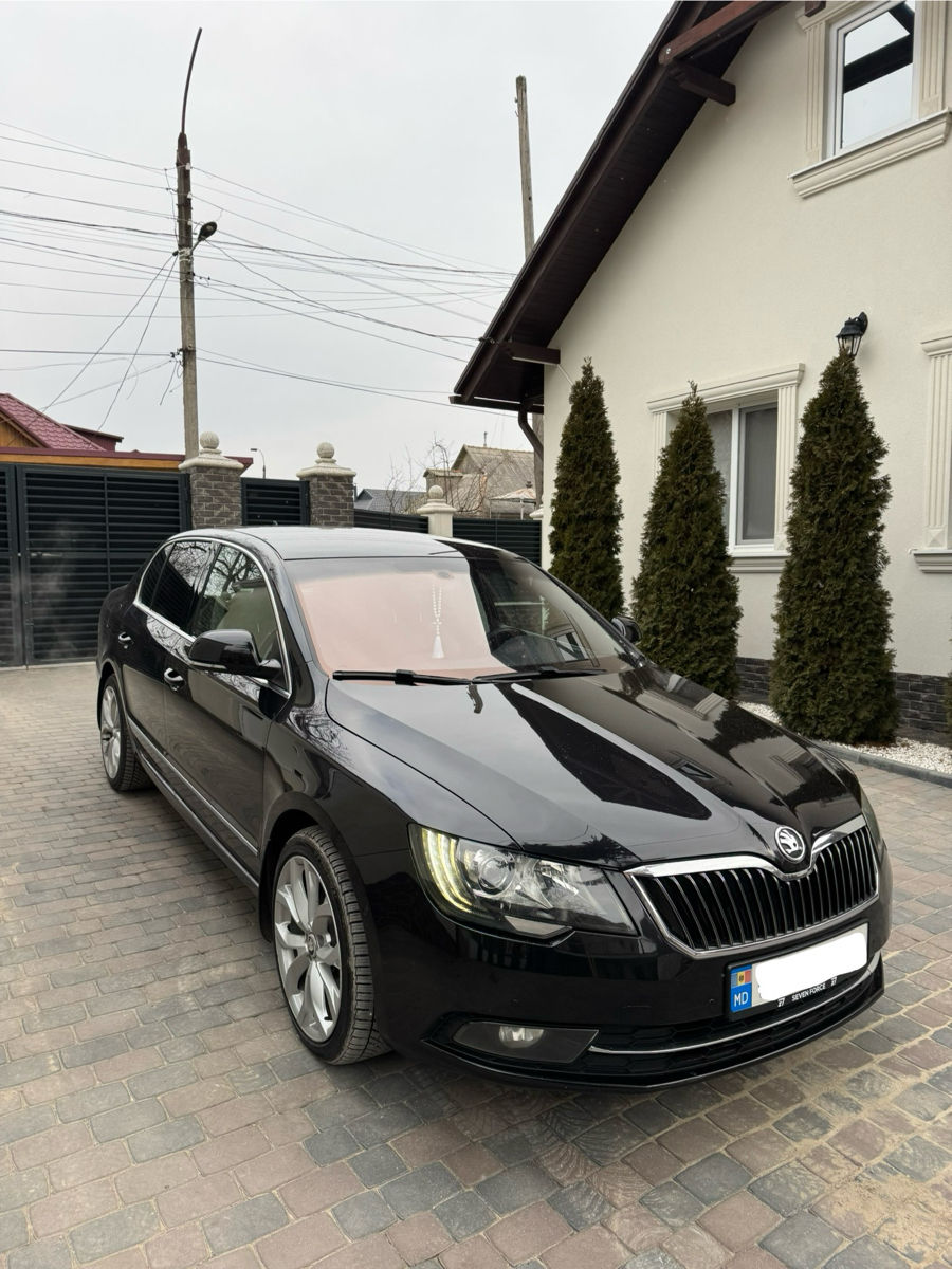 Skoda Superb foto 1