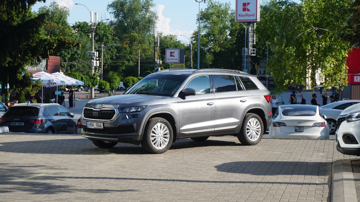 Descoperă libertatea de a călători cu best auto rent în moldova ro-ru-eng фото 6