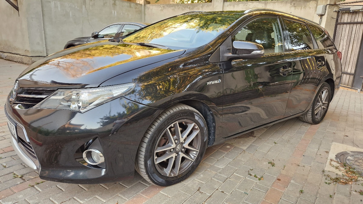 Toyota Auris foto 1