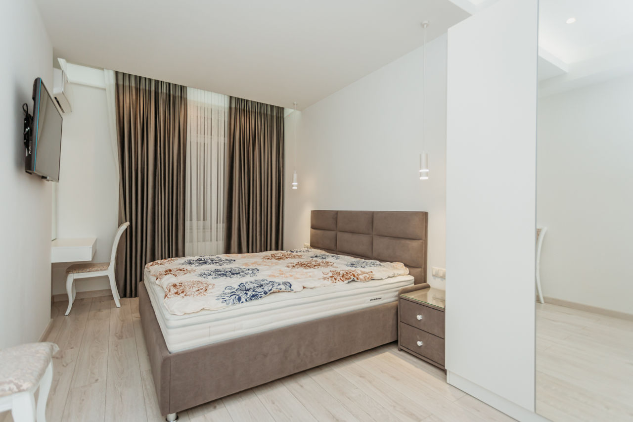 Apartament cu 3 camere, 110 m², Botanica, Chișinău foto 0