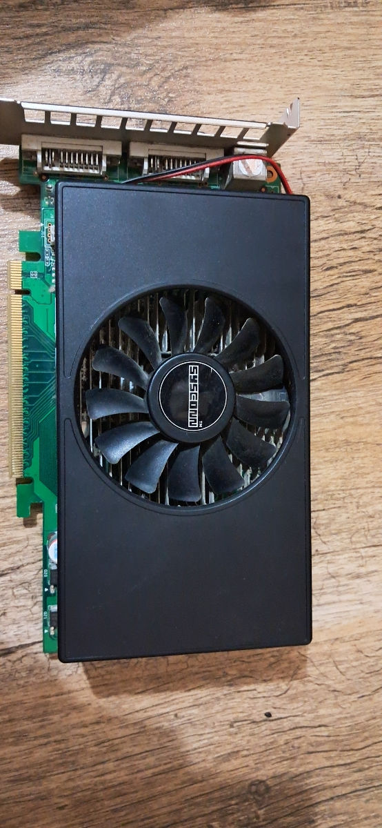 Vând placă video GeForce 9600 GT 512MB 256BIT  GDDR3 — stare bună фото 0