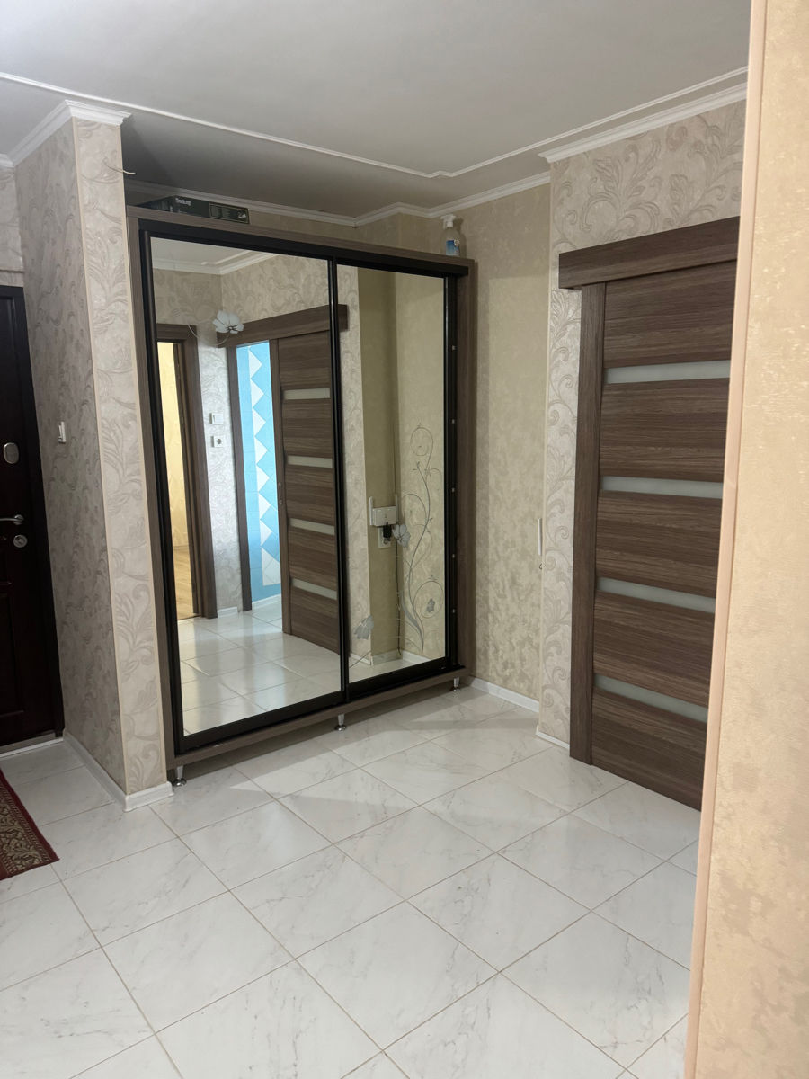 Apartament cu 2 camere, 54 m², Podul Chișinăului, Bălți foto 4