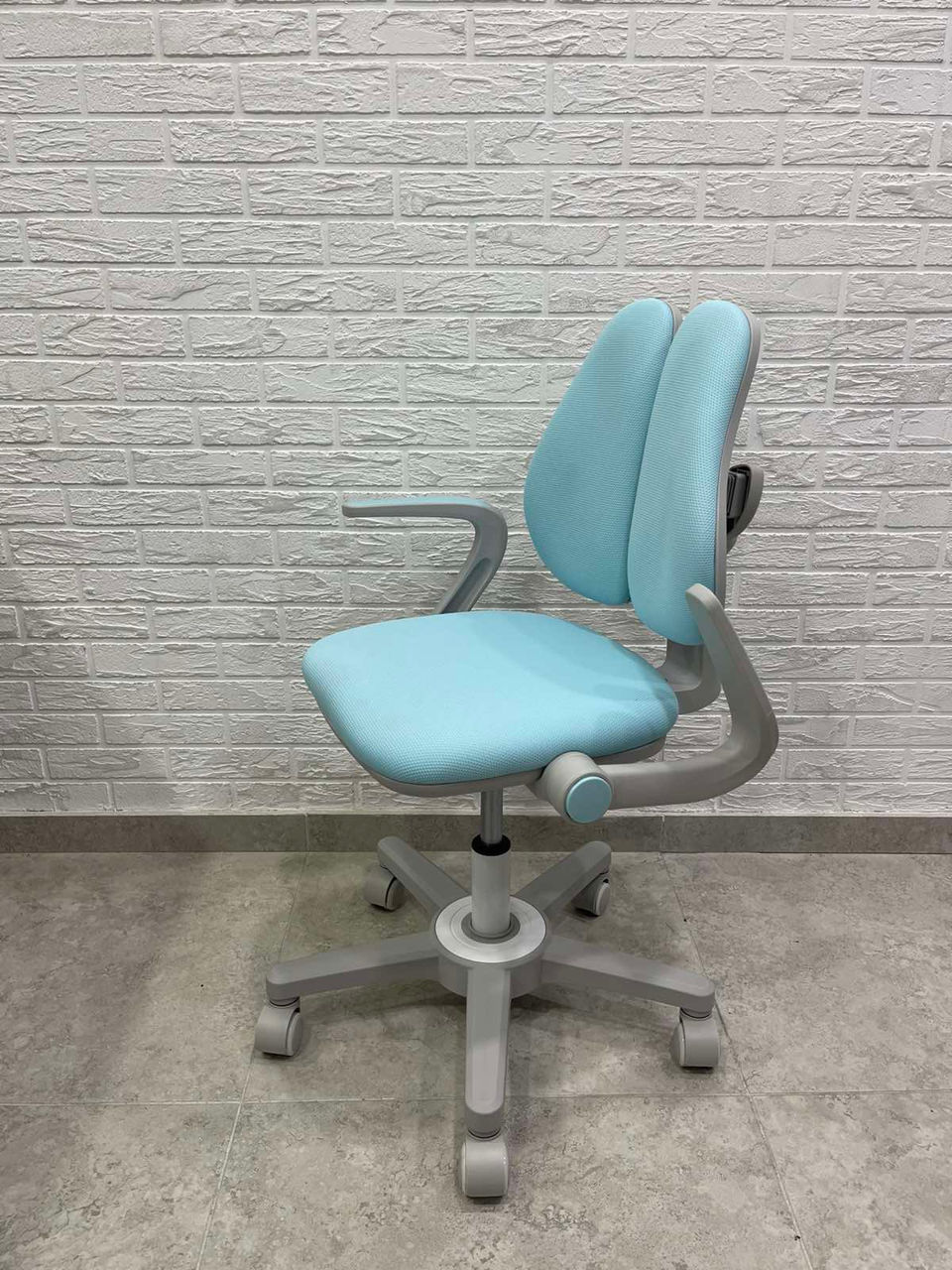 Scaun de birou ergonomic pentru copii Ergo-KID - este proiectat pentru a asigura confortul copilului foto 2
