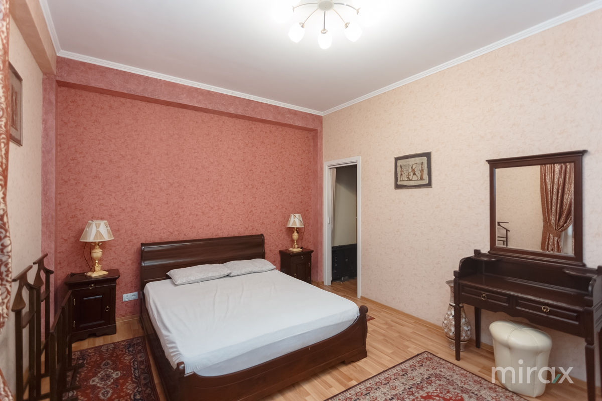 Apartament cu 3 camere, 117 m², Centru, Chișinău foto 1