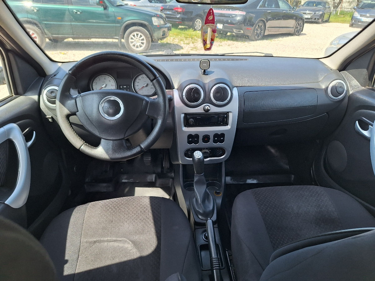 Dacia Logan foto 8