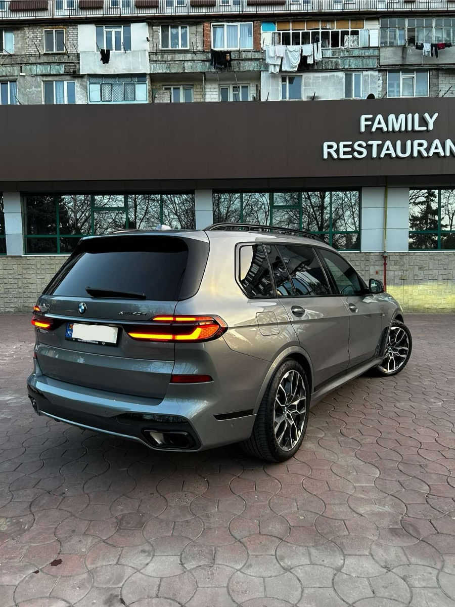 BMW X7 foto 3