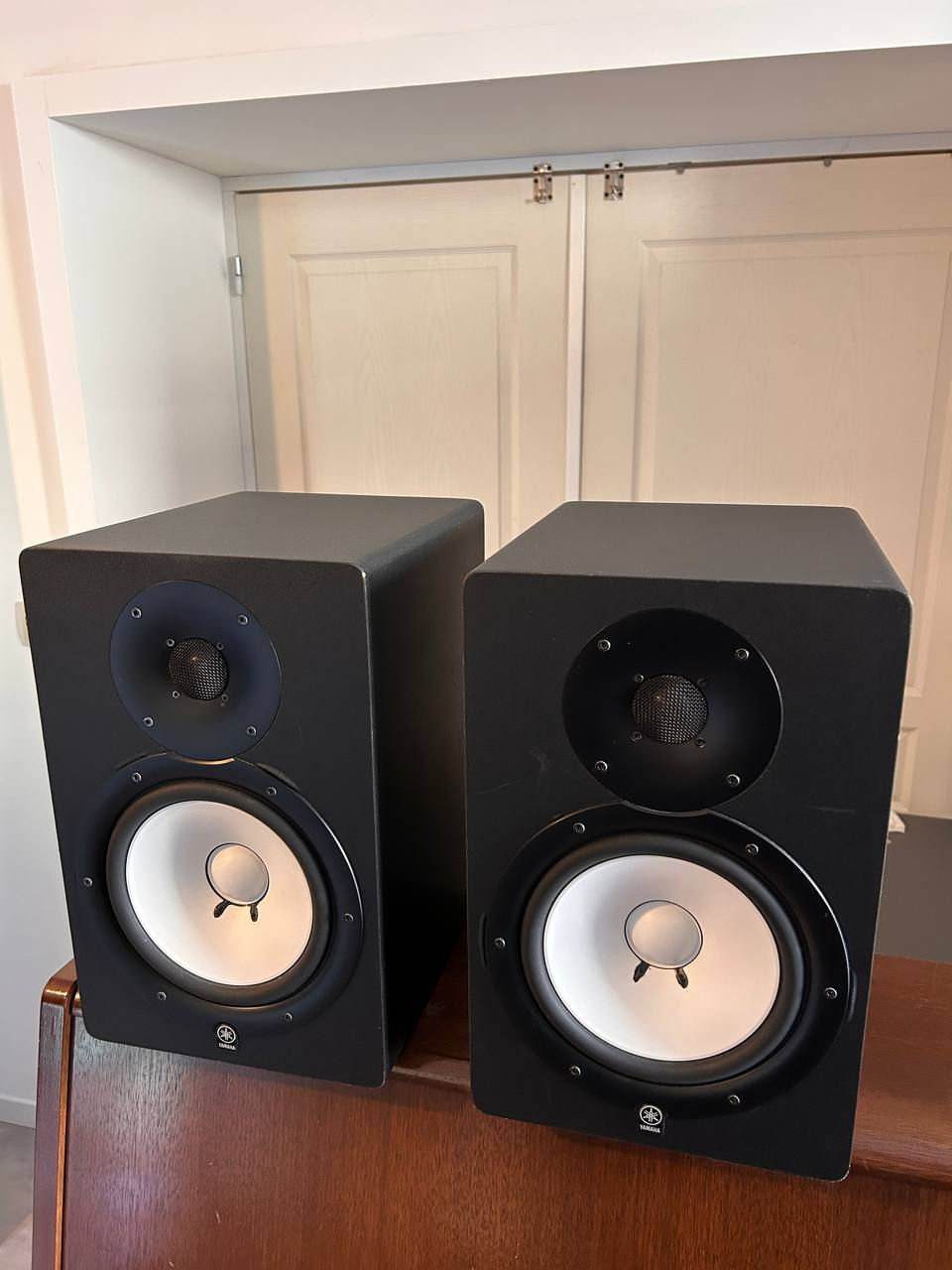 Студийные мониторы Yamaha HS80M фото 0