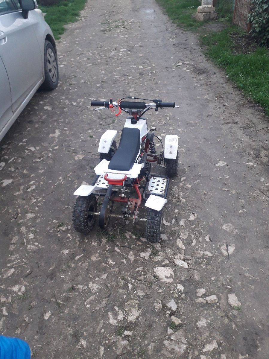 Altă marcă Vînd ATV pentru copii la benzina 4-10 ani , pe cine intereseaza trimit video foto 0