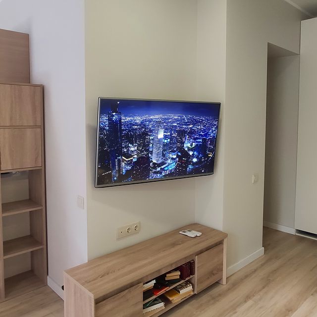 Кронштейн для телевизора. Suport TV. Монтаж телевизора на стену ...