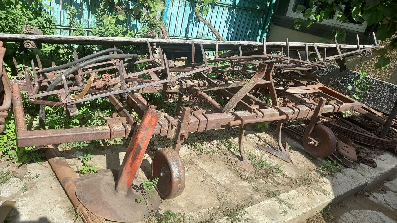 Продаются запчасти на Т-40 трактор , передок,задний мост -2штуки ...
