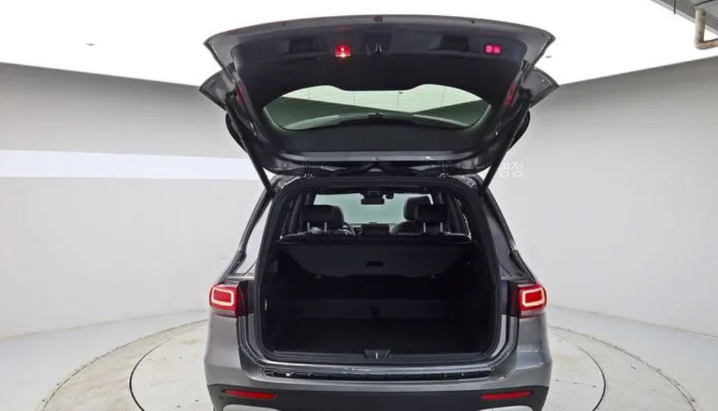 Mercedes GLB foto 12