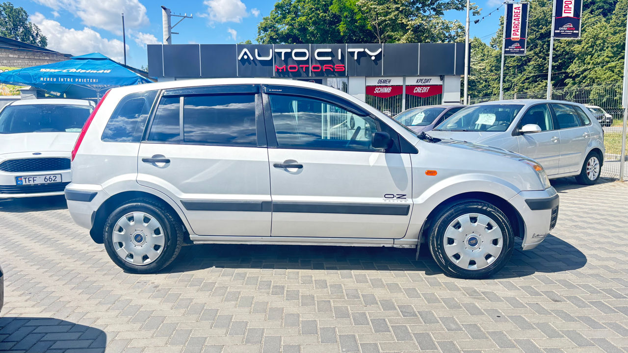 Ford Fusion фото 2