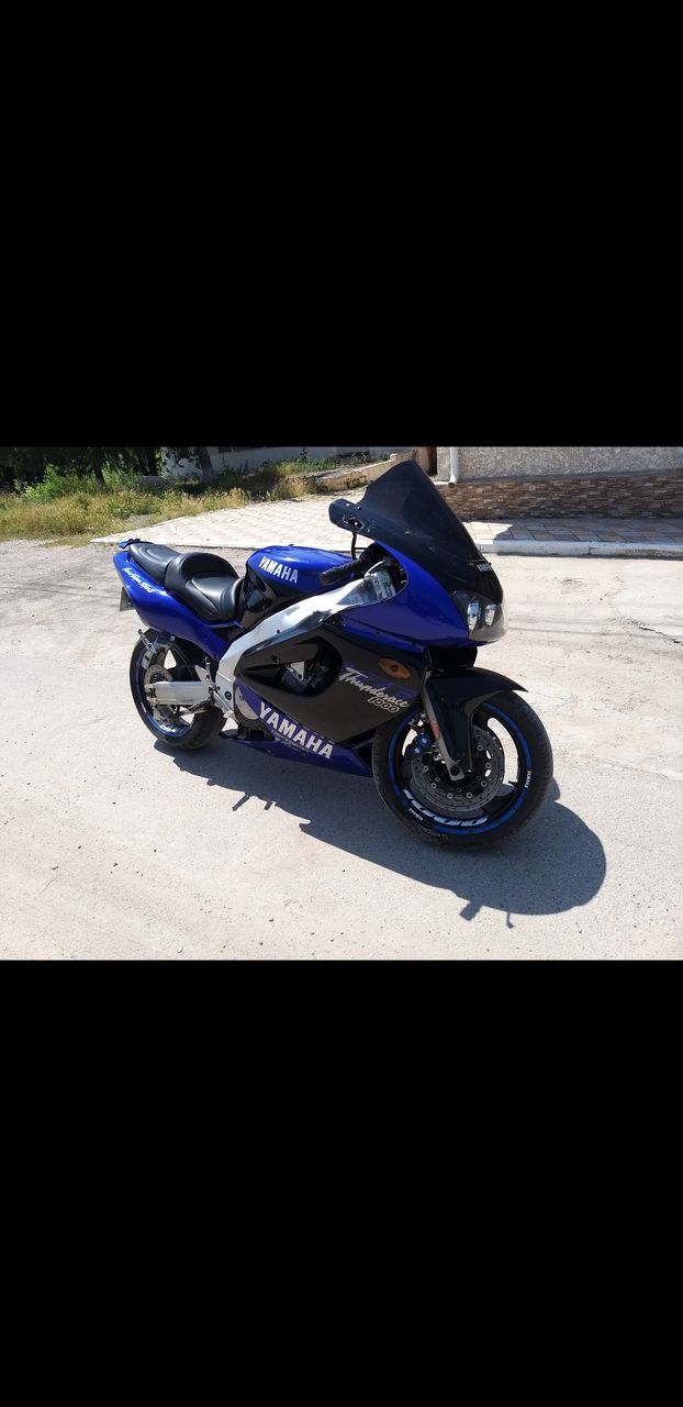 Yamaha R 1000