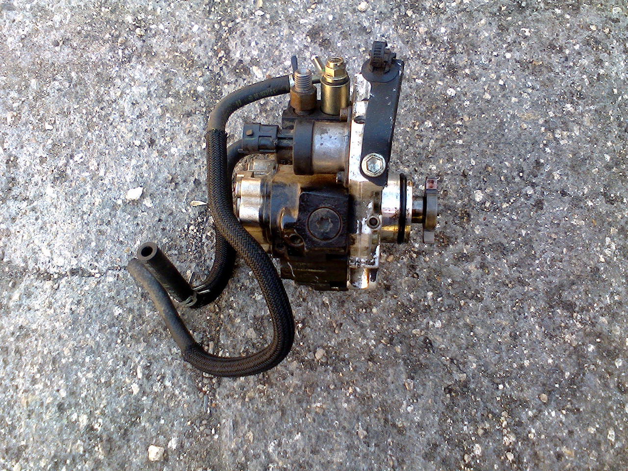 Pompa de motorina e 12 d4d     -     разборка toyota=corolla,Yaris... foto 3