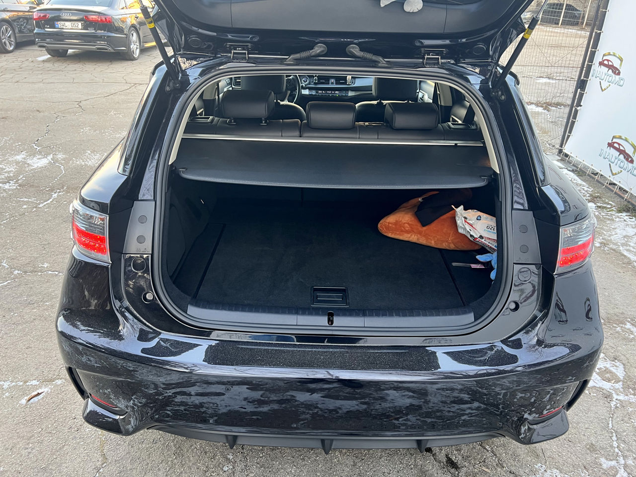Lexus CT Series фото 16