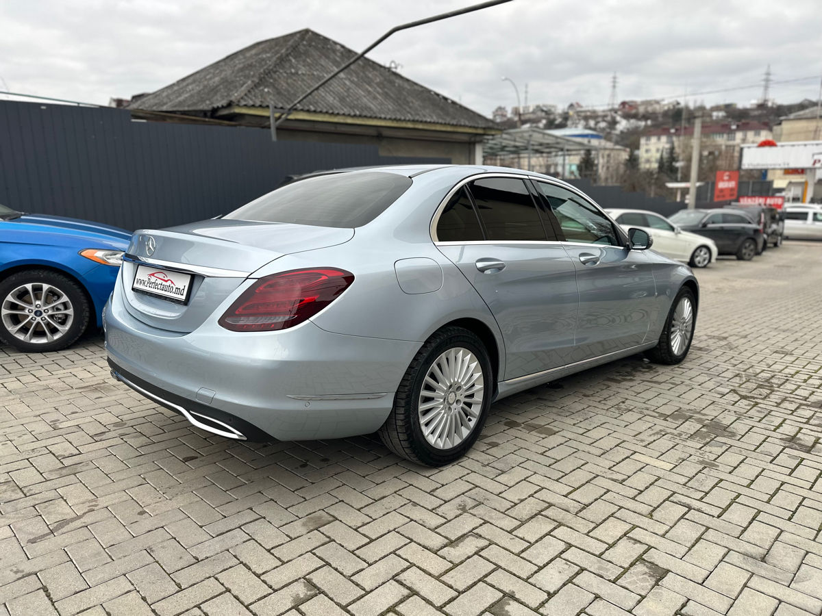 Mercedes C-Class фото 2