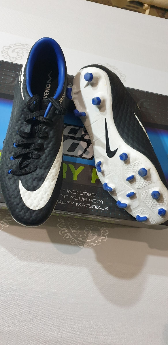 Vind buțe Nike marimea 40,5 stare foarte bună și Adidas marimea 42 din piele naturala . фото 2