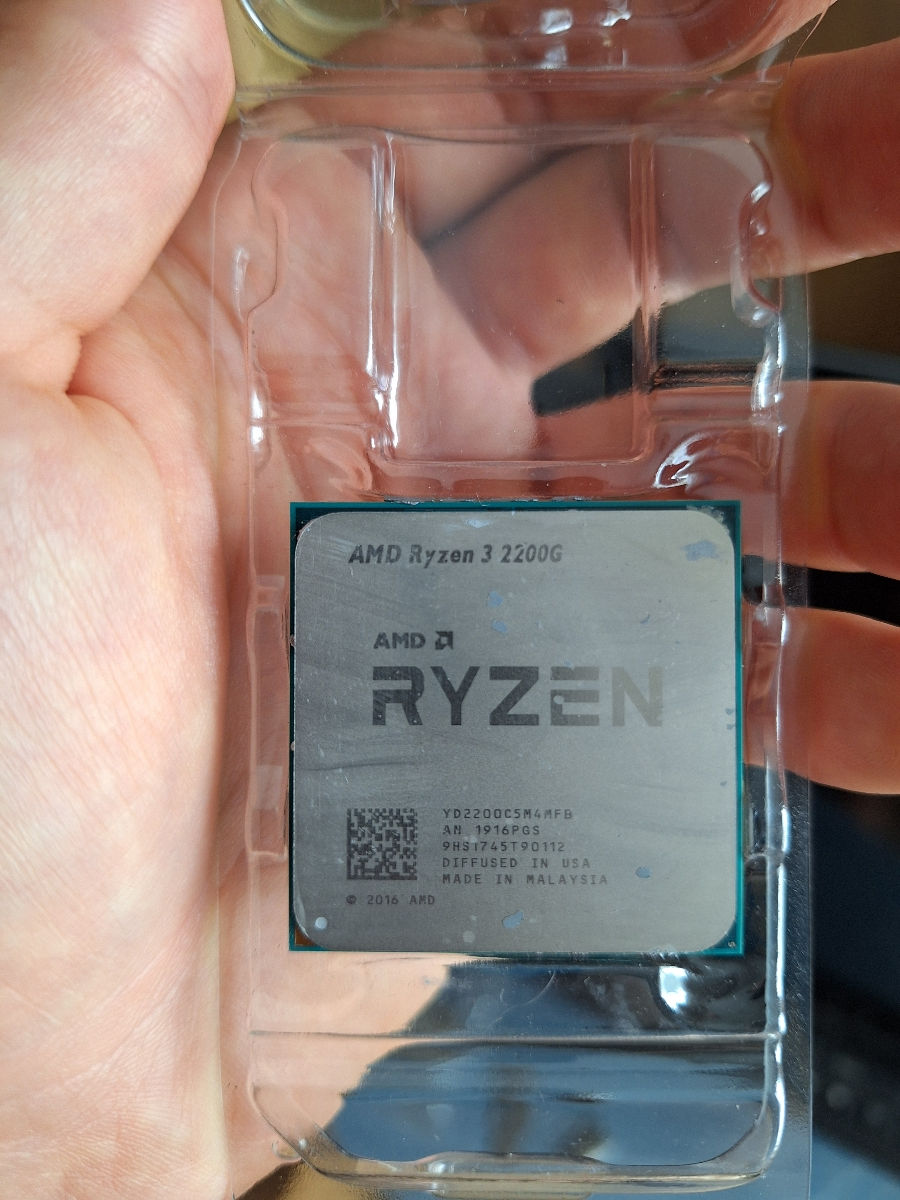 Ryzen 3 2200g foto 0