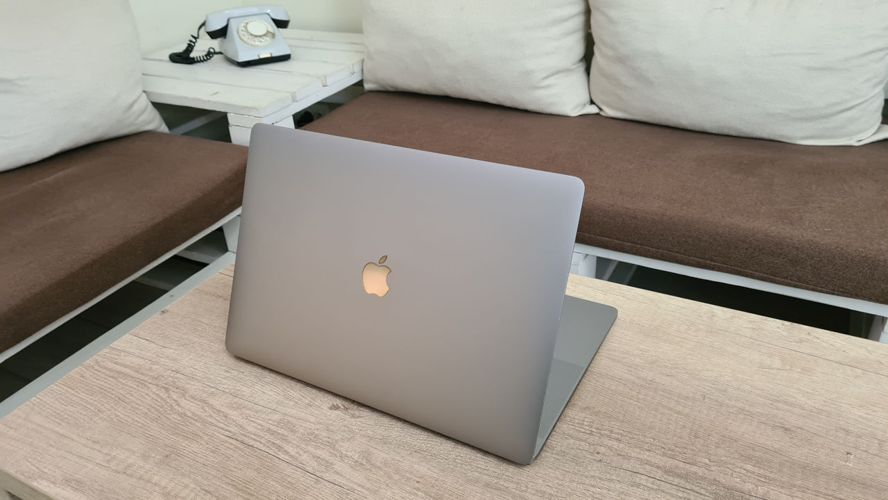 Macbook Pro 15 2019 (i9 16x 5.00Ghz, 16Gb, 512Gb, Radeon PRO Vega 4Gb) foto 12