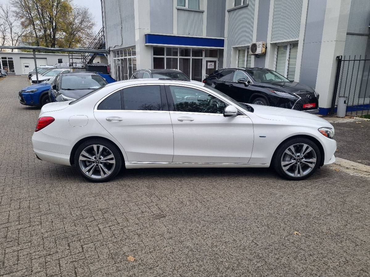 Mercedes C-Class 2017 photo 4