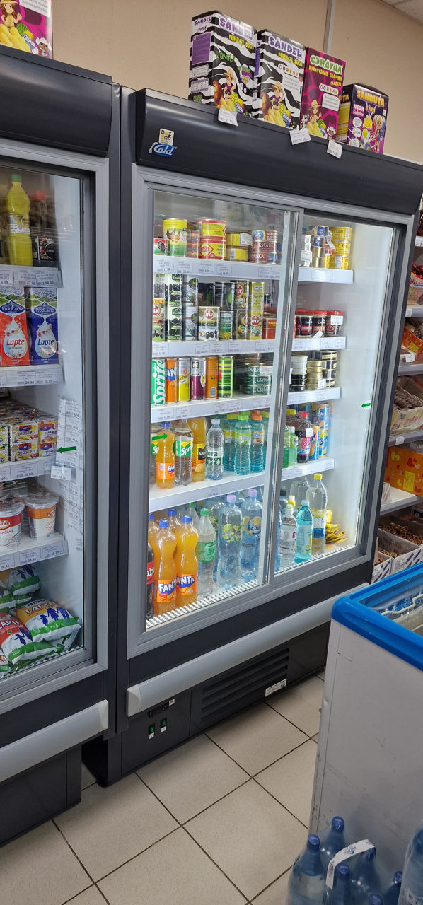 Se vinde frigidere, vitrine,  masa de marcaj.  Toate in stare ideală.  foto 7