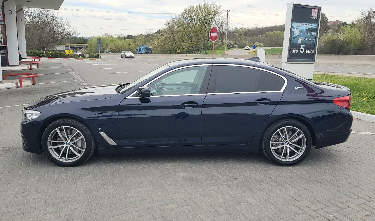 BMW 5 Series foto 4