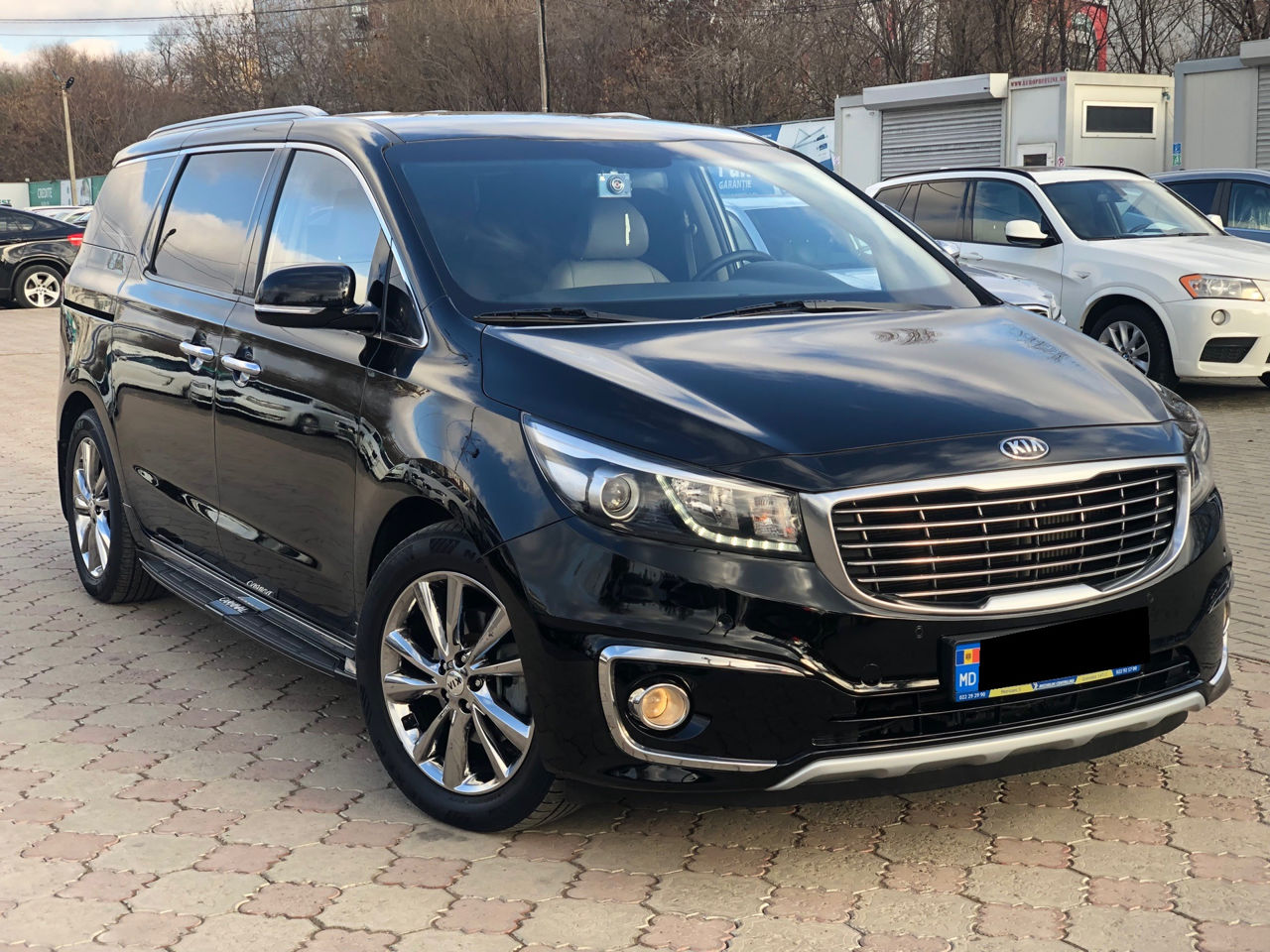 KIA Carnival foto 4