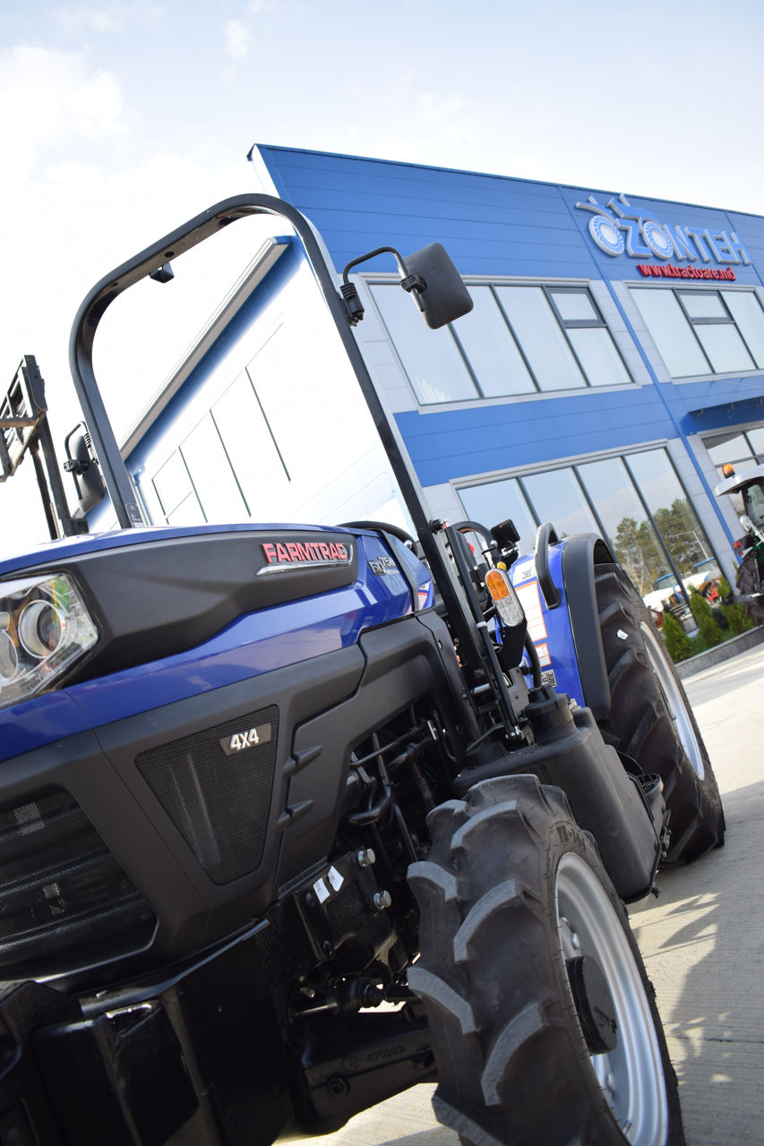 Se vinde Tractor Farmtrac 6075 foto 7