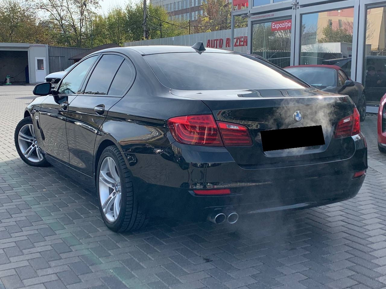 BMW 5 Series foto 4