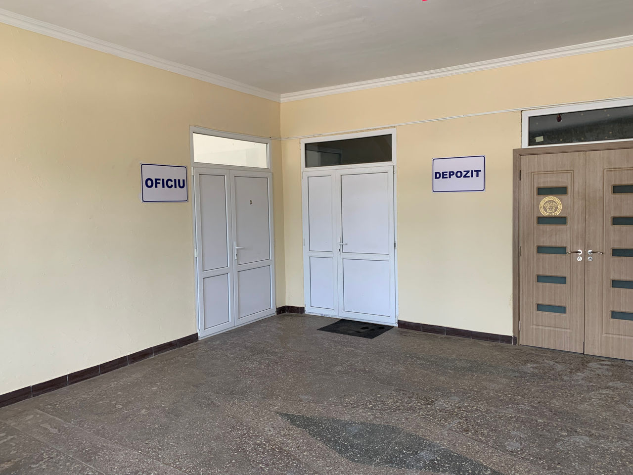 Showroom в аренду, 40 кв.м., в Белцах, ул. Траян - ул. Софийская, 27, или как офис-склад. фото 0