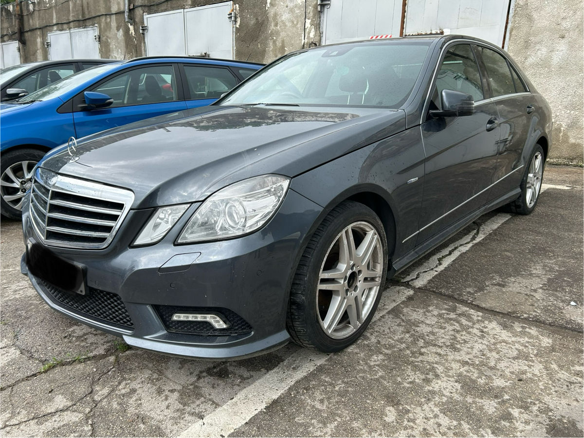 Mercedes E-Class foto 1