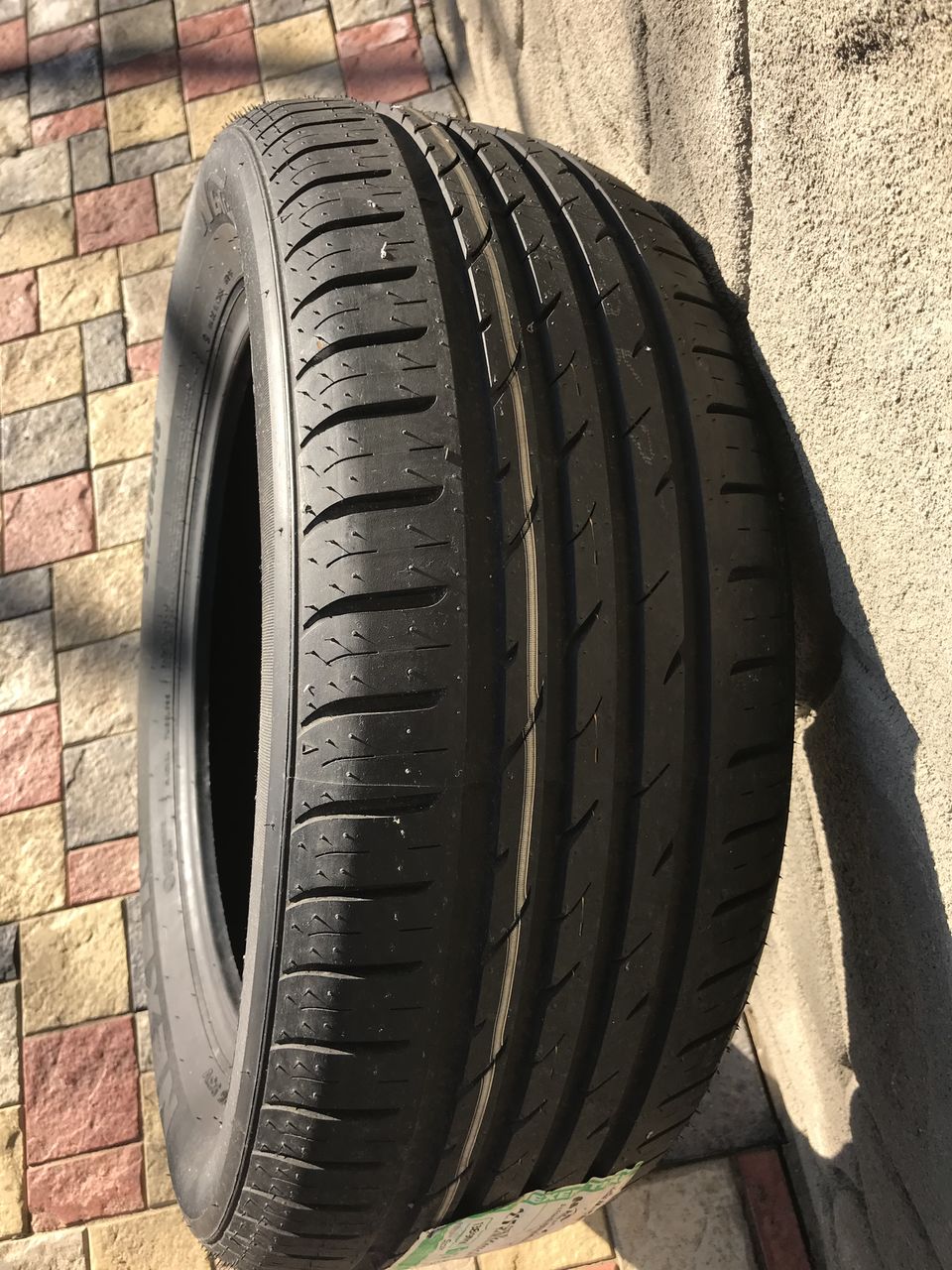 Nexen 215/55 R16 93V Nexen NBlue HD Plus - 1 buc