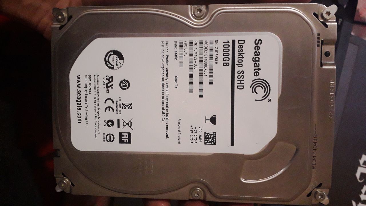Seagate ST500LX012 500GB Ultra Mobile SSHD – 2.5" Laptop Drive, 8GB NAND, 5400RPM, SATA