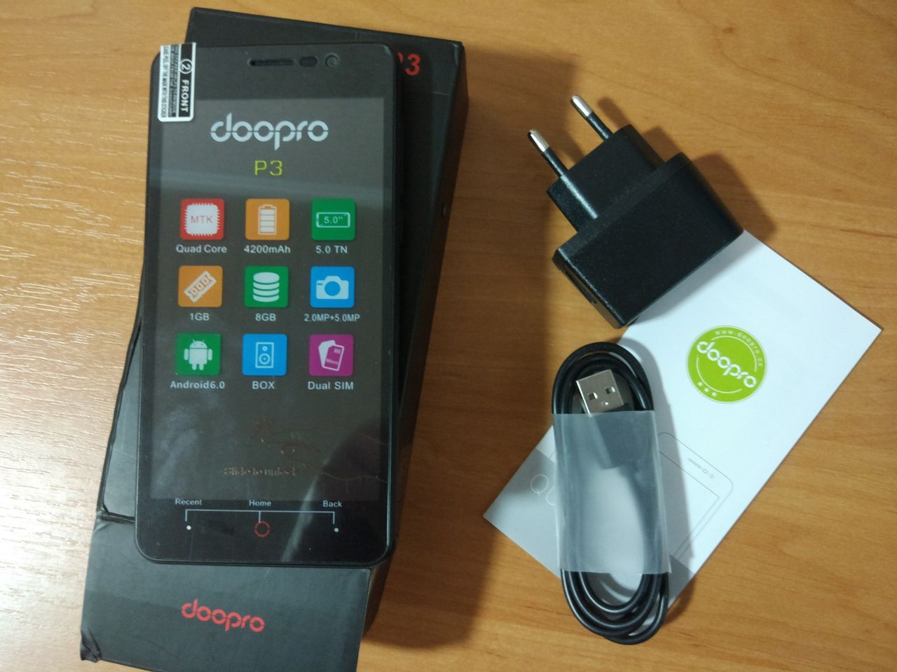 Продам новый смартфон с хорошей батареей Doopro P3 (1/8GB)(Nou)