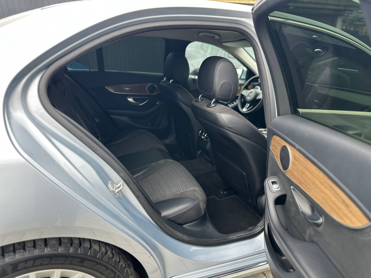 Mercedes C-Class фото 6