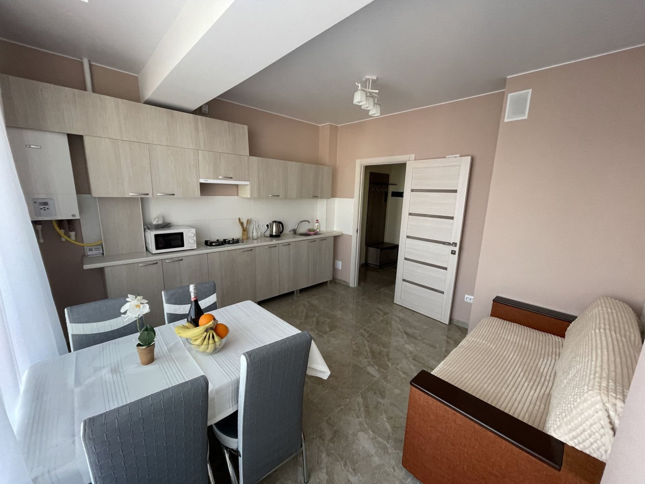 Apartament cu 2 camere, 55 m², Centru, Chișinău foto 2