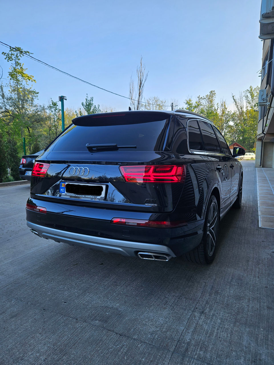 Audi Q7 фото 1