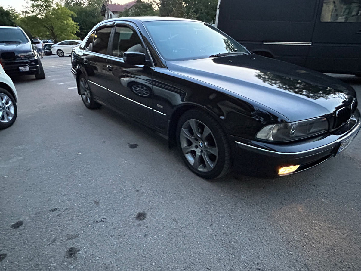 BMW 5 Series фото 2