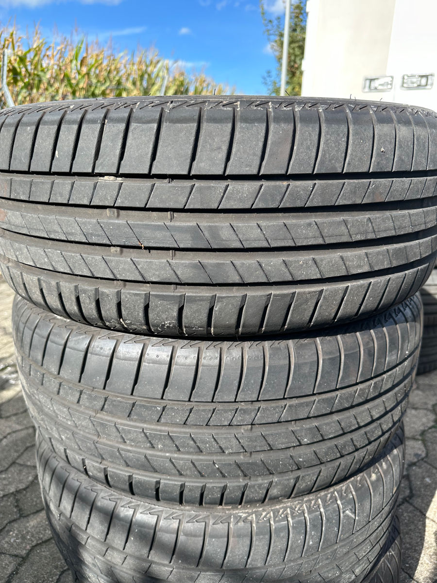 4X 225 / 45 R 18 Vara foto 2