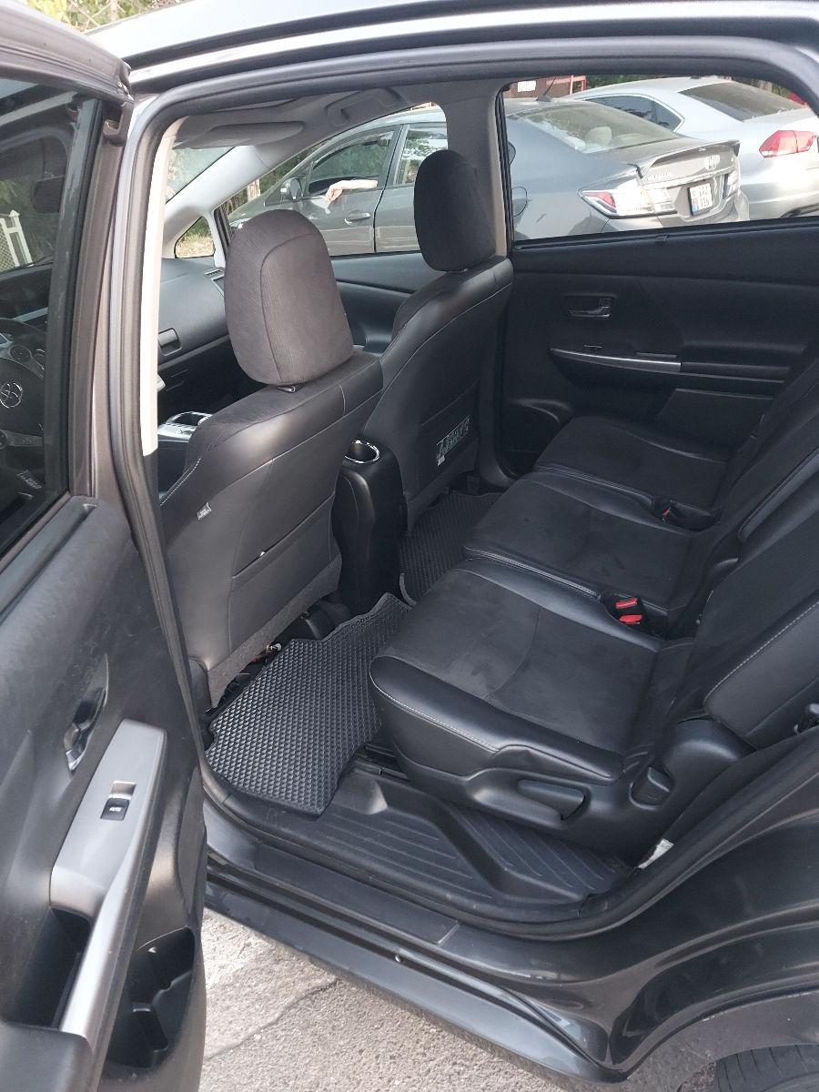 Toyota Prius + foto 7